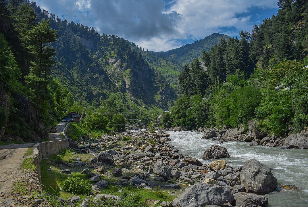 1072px-Kunhar_River,_Khyber_Pakhtunkhwa