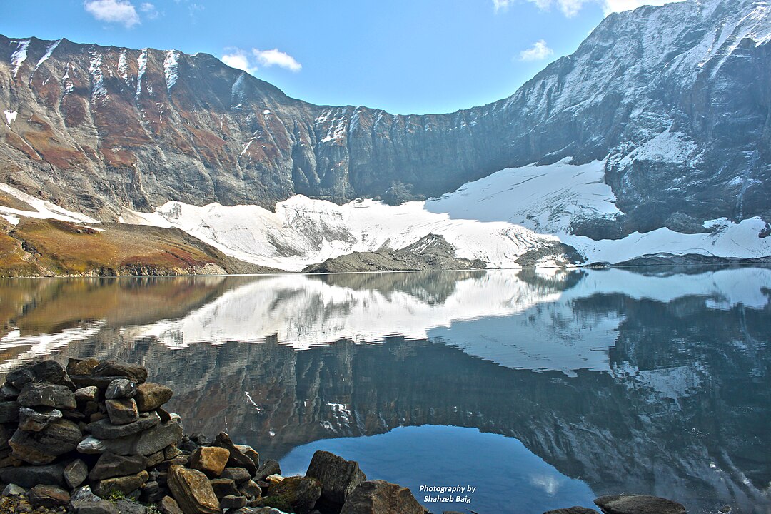 1080px-Ratti_Gali_Lake_