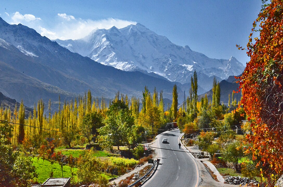 1087px-Rakaposhi,_Nagar_GB_(Pakistan)