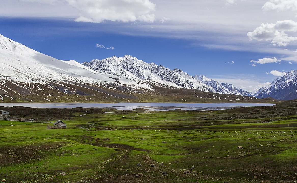 1167px-Shandur_Top_&_Shandur_Lake