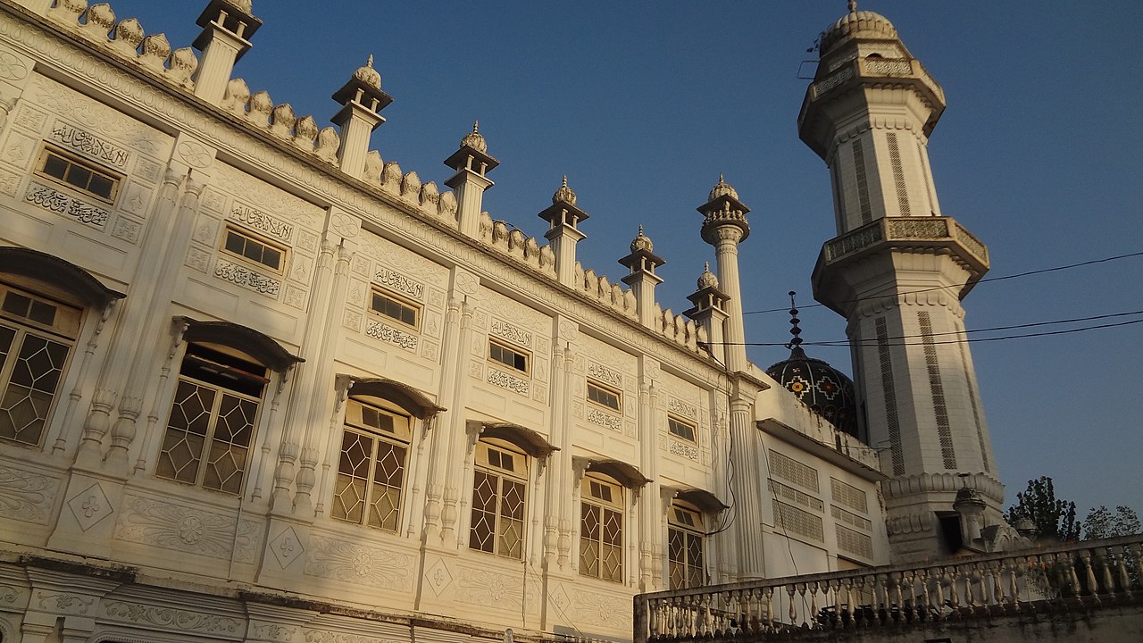 1280px-Ilyasi_Masjid_View_1